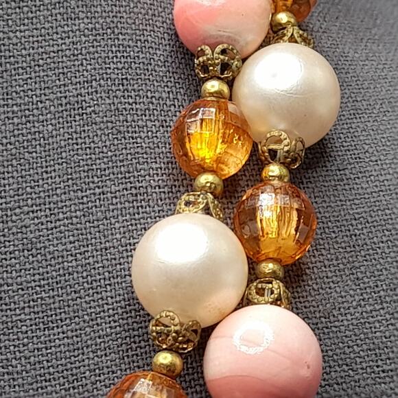 Vintage Japan Pink Bead Necklace, Molded Lucite Beads, 1950s Jewelry - Picture 7 of 15